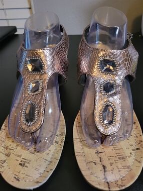 Dexflex Comfort Metallic Rose Gold Jeweled T-Strap Sandals Size 10